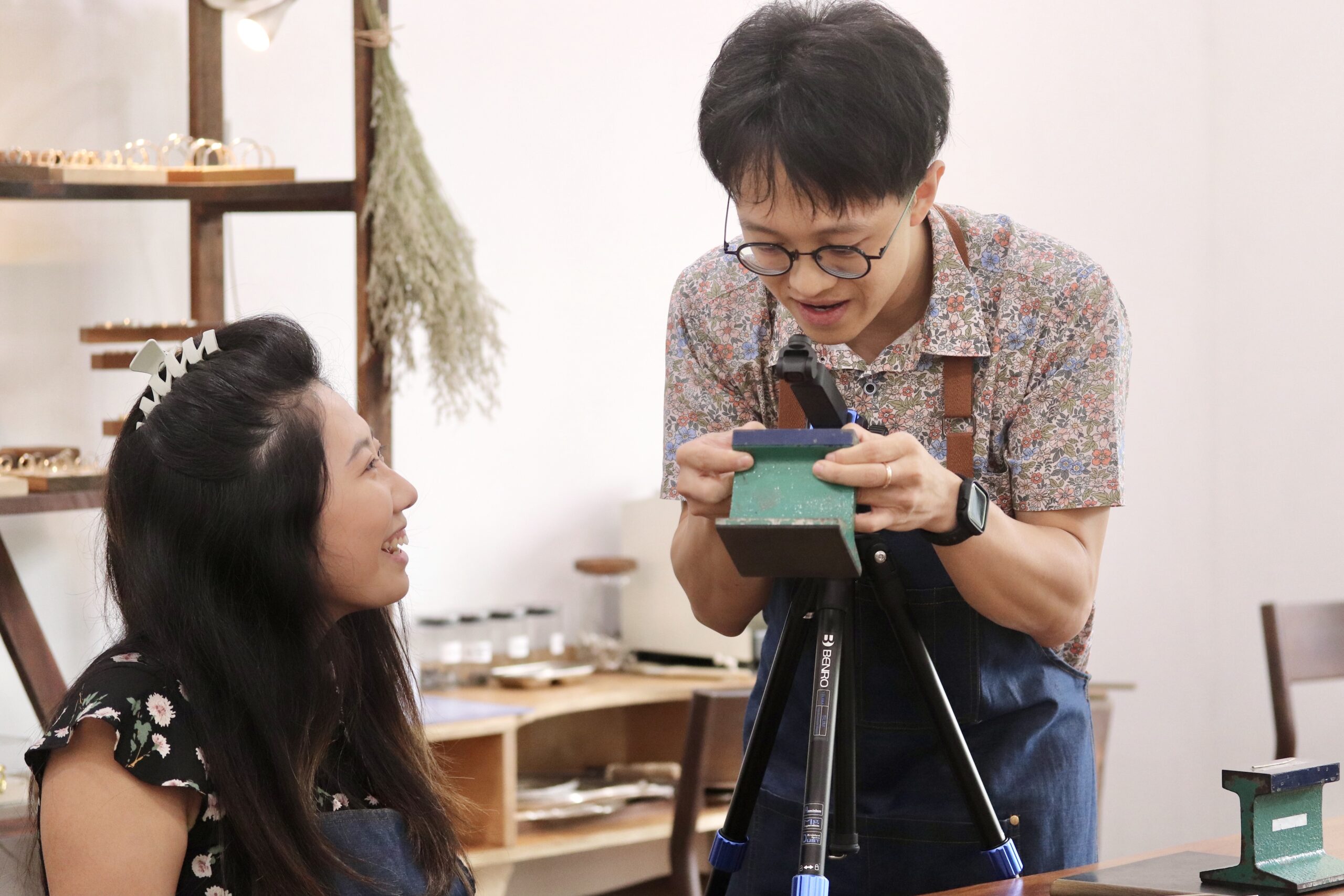 Customer’s Story – Together in Love: HK & DJ's Engraving Moments