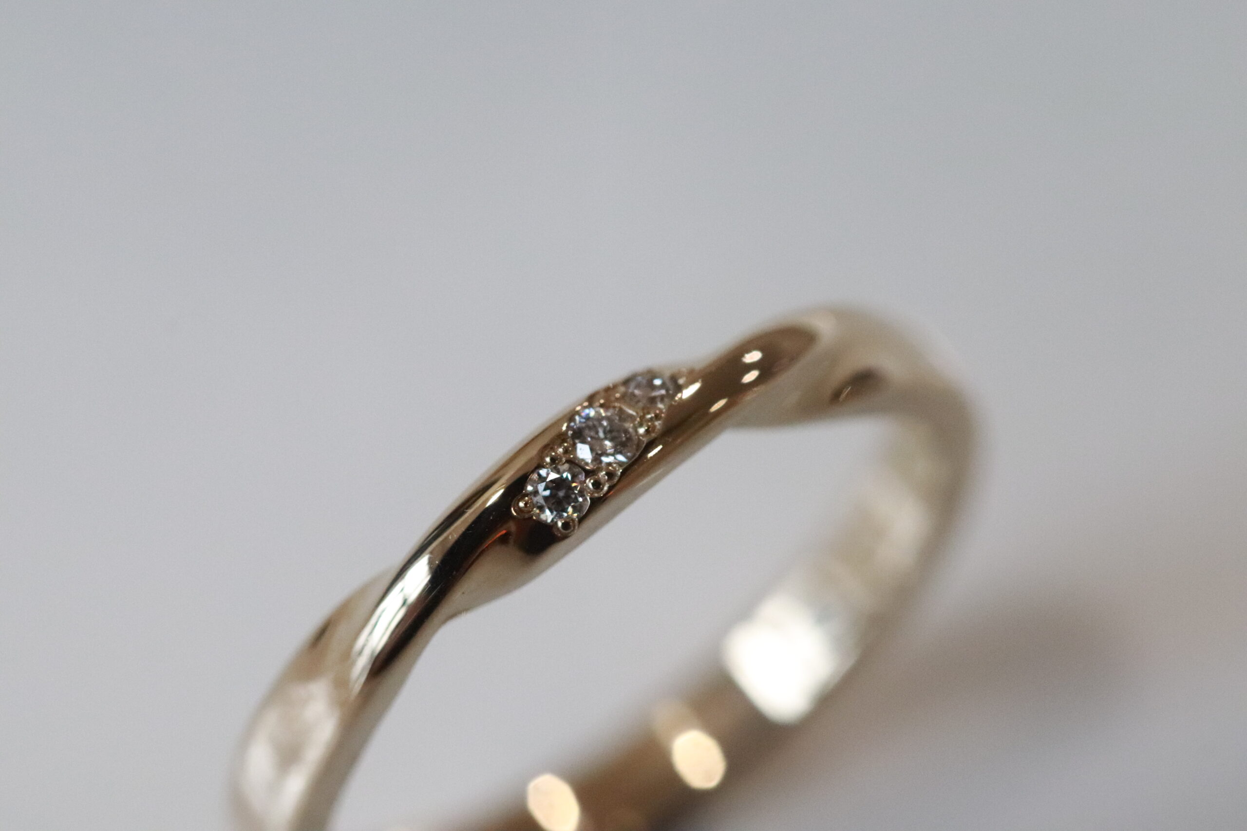 Melee Stone Setting - 4 Prong