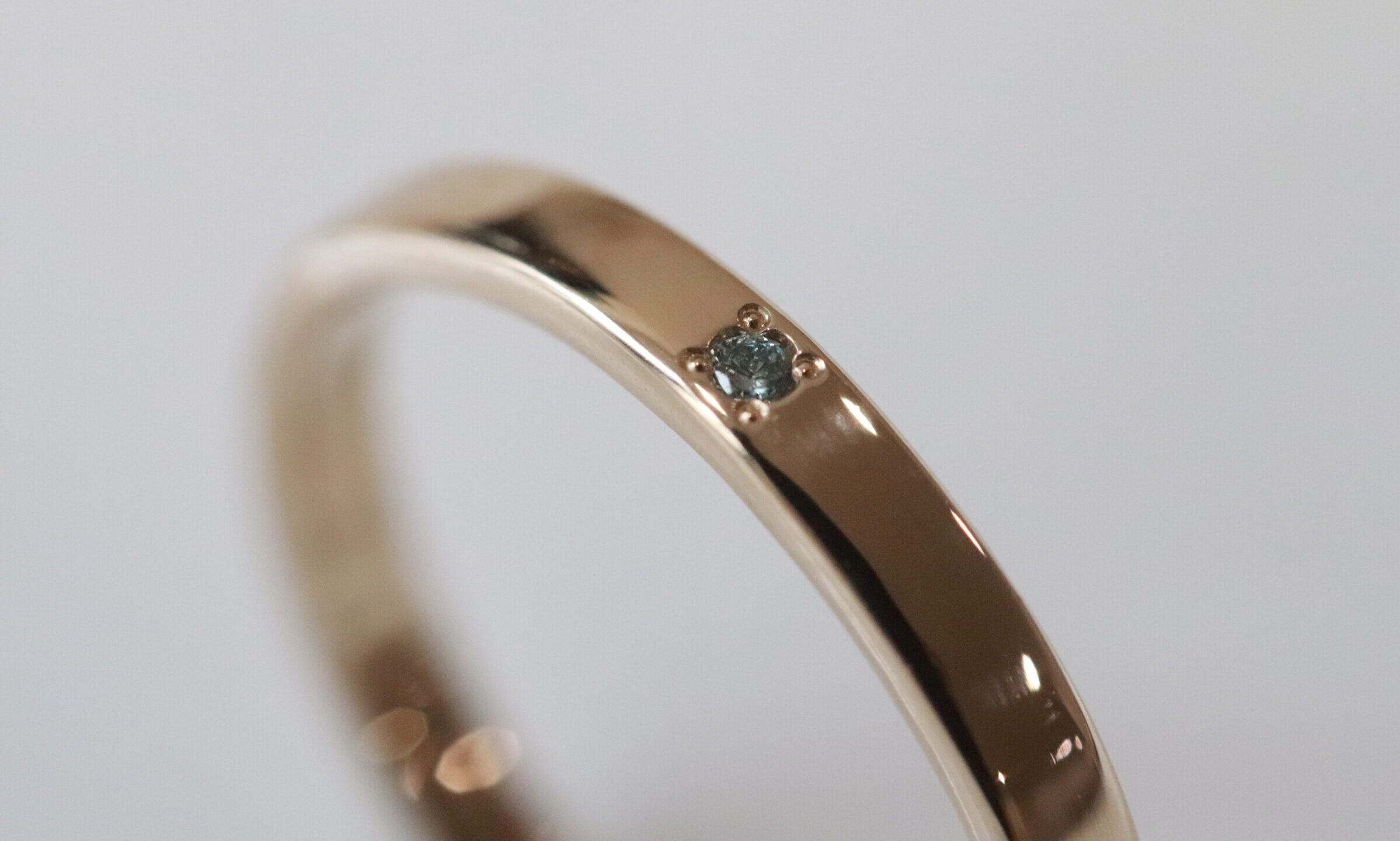 Melee Stone Setting - 4 Prong