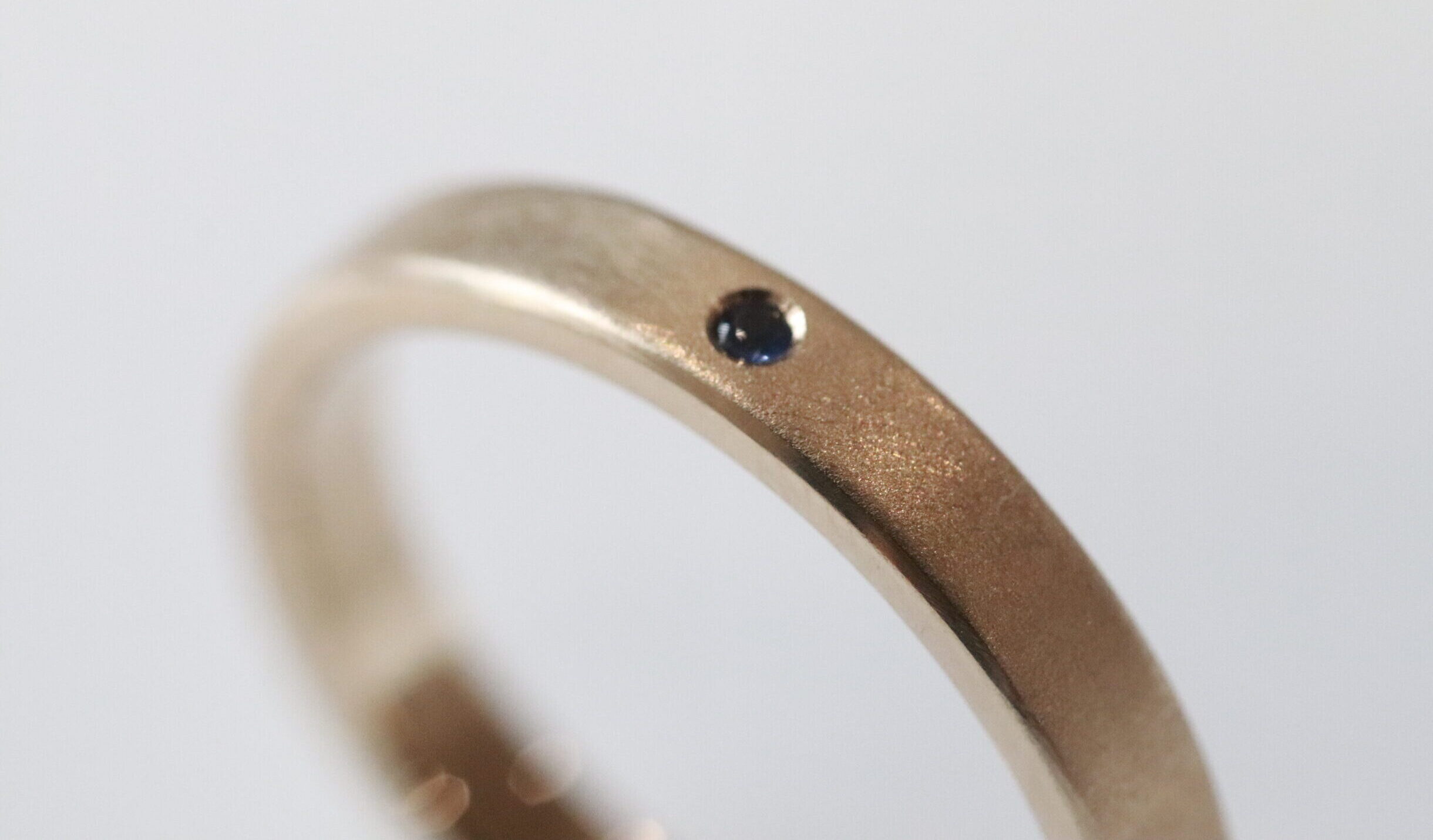 Melee Stone Setting -Flushed