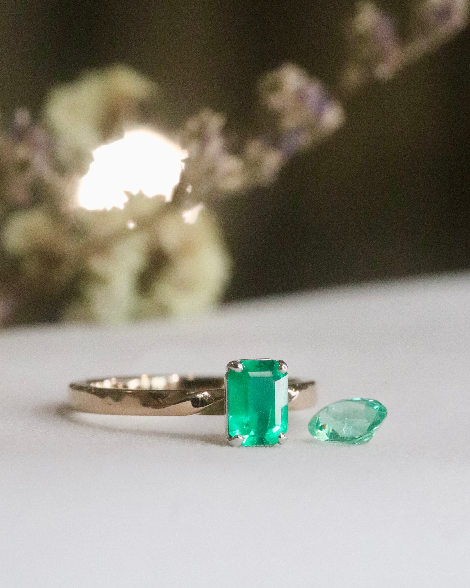 kobo-jewellery-solitaire-engagement-and-emerald-gemstone