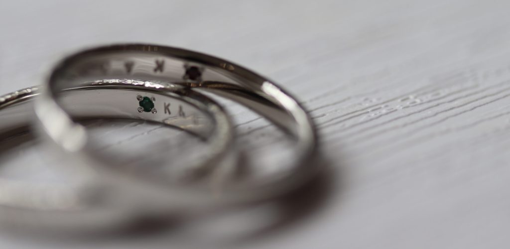 KOBO Wedding Rings — Inner Stone Setting