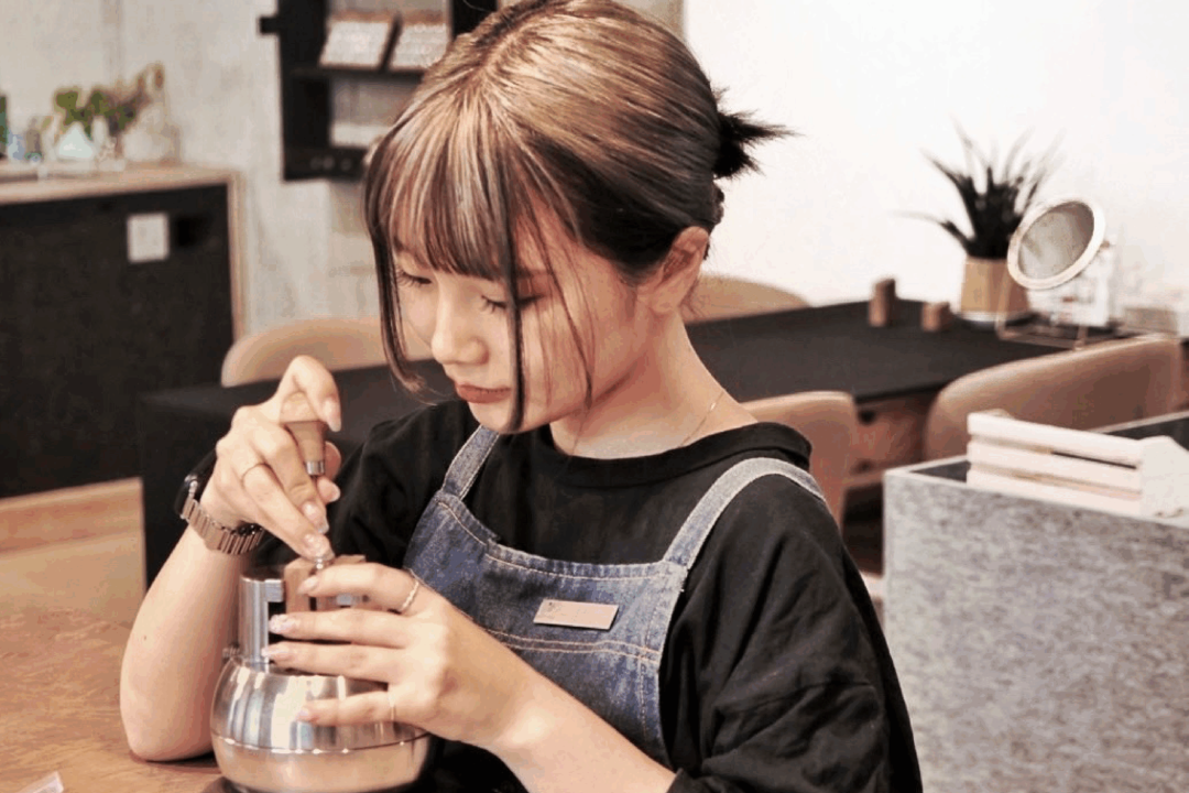 Junior Artisan — Lala san